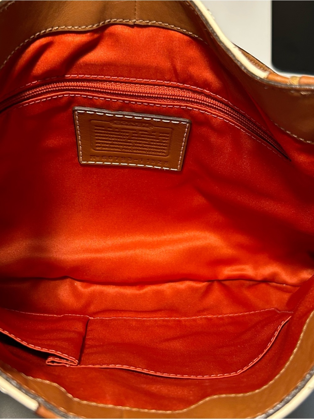 Coach Y2K Hamptons Hobo Embossed Signature Shoulder Bag Rare Brown White - Picture 12 of 14